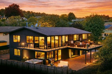 Photo of property in 1 Norfolk Road, Waipahihi, Taupo, 3330