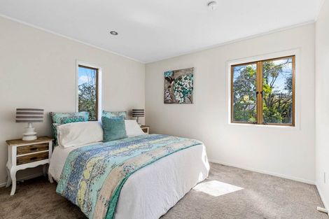 Photo of property in 23 Manutara Avenue, Forrest Hill, Auckland, 0620