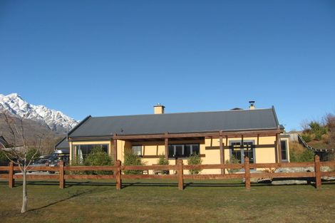 Photo of property in 15 Wellswood Way, Lower Shotover, Queenstown, 9371