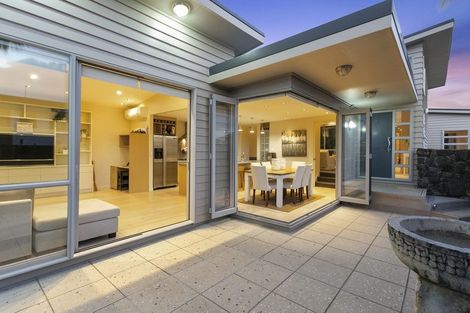 Photo of property in 7 Vaughan Crescent, Murrays Bay, Auckland, 0630