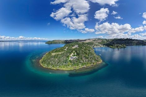 Photo of property in 32 Parawera Drive, Acacia Bay, Taupo, 3330