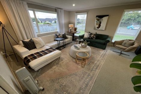 Photo of property in 10 Madison Street, Cambridge, 3434