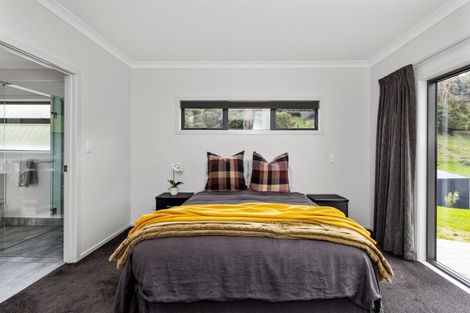 Photo of property in 16 Seafield Road, Eskdale, Napier, 4182