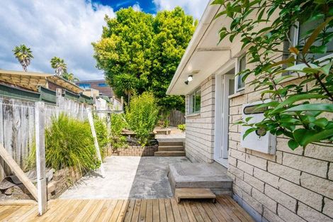 Photo of property in 2/30 Kathleen Street, Totara Vale, Auckland, 0627