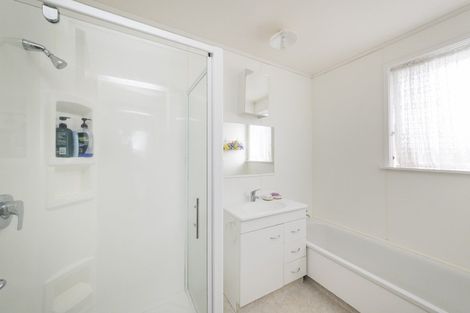 Photo of property in 90 Apollo Parade, Milson, Palmerston North, 4414