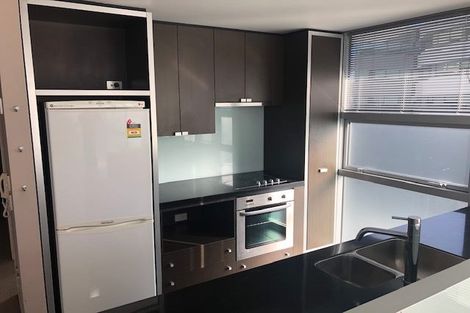 Photo of property in Summit Apartments, 9/184 Molesworth Street, Thorndon, Wellington, 6011