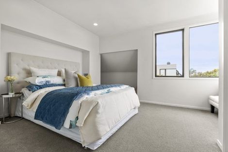 Photo of property in 2/94 Norwood Road, Bayswater, Auckland, 0622