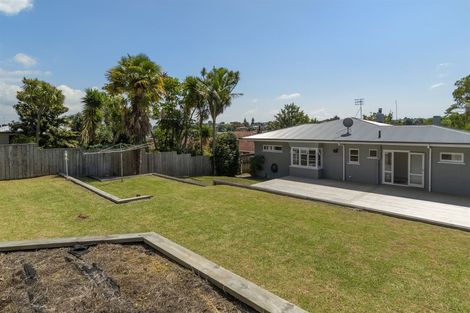 Photo of property in 126 Sutherland Road, Brookfield, Tauranga, 3110