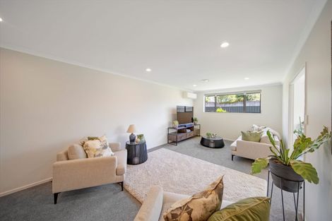 Photo of property in 17 Morewa Place, Takanini, 2112