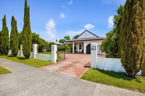 Photo of property in 48 Te Atatu Road, Te Atatu South, Auckland, 0610