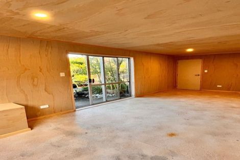 Photo of property in 11a De Val Drive, Titirangi, Auckland, 0604