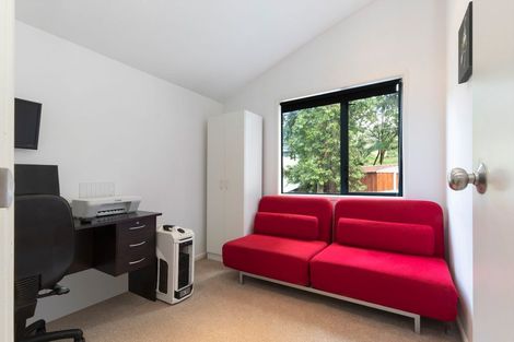 Photo of property in 220 Woodlands Park Road, Titirangi, Auckland, 0604