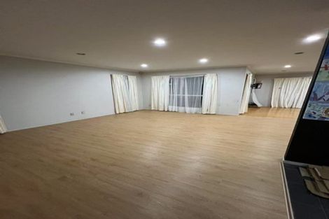 Photo of property in 33 Stamford Crescent, Flat Bush, Auckland, 2019