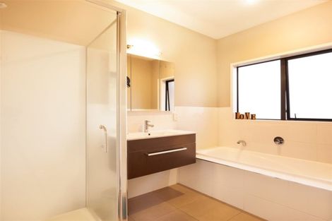 Photo of property in 2 Bovill Way, Tuakau, 2121