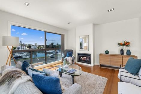 Photo of property in 11 Inga Road, Milford, Auckland, 0620