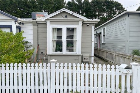 Photo of property in 10 Royal Street, Berhampore, Wellington, 6023