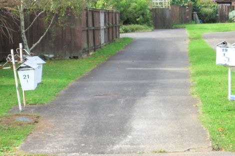 Photo of property in 2/21 Jillteresa Crescent, Half Moon Bay, Auckland, 2012