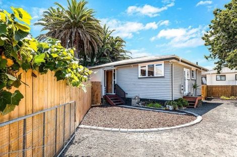 Photo of property in 4 Mary Keane Lane, Parakai, 0830