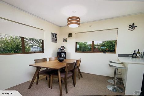 Photo of property in 2/146 Queen Street, Pukekohe, 2120