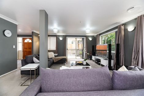 Photo of property in 1/137 Te Atatu Road, Te Atatu South, Auckland, 0610