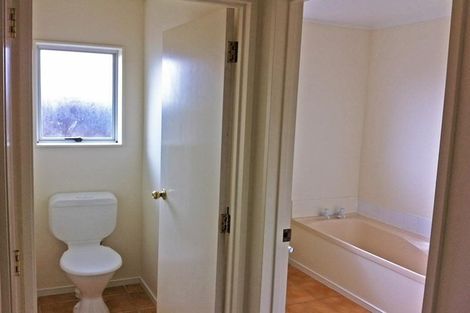 Photo of property in 111 Crawford Avenue, Mangere Bridge, Auckland, 2022