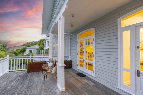 Photo of property in 48 Maida Vale Road, Roseneath, Wellington, 6011