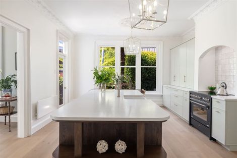 Photo of property in Chilcombe Homestead, 4 Medbury Terrace, Fendalton, Christchurch, 8041