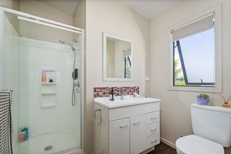 Photo of property in 5 Rena Place, Whitianga, 3510