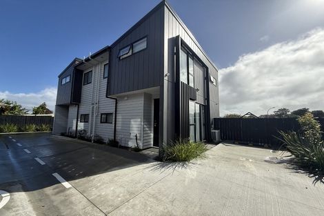 Photo of property in 2e Convair Crescent, Mangere, Auckland, 2022