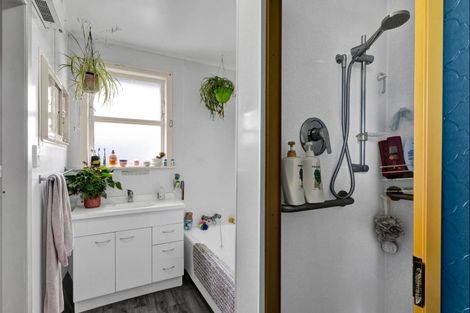 Photo of property in 65 Cloten Road, Stratford, 4332