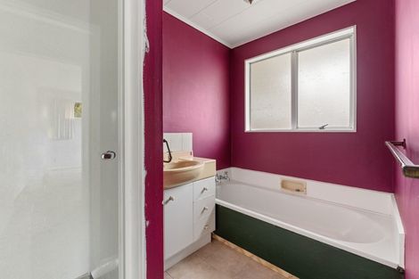 Photo of property in 2/52 Gemstone Drive, Birchville, Upper Hutt, 5018