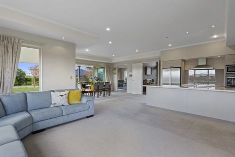 Photo of property in 13 Whitcombe Place, Darfield, 7571