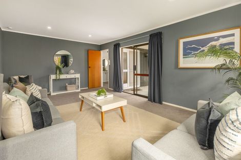 Photo of property in 10 Graham Grove, Waikanae, 5036