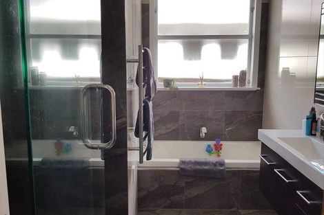 Photo of property in 10 Swansea Street, Hokowhitu, Palmerston North, 4410