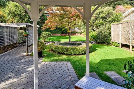 Photo of property in 10 Tui Road, Days Bay, Lower Hutt, 5013