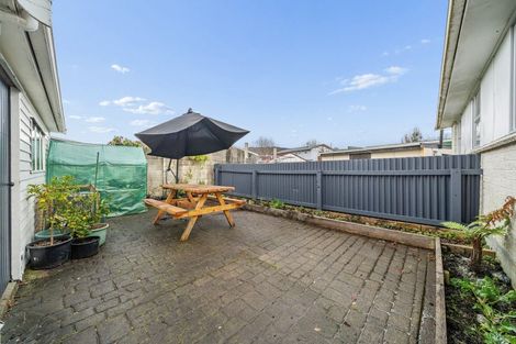 Photo of property in 2/10 Ponderosa Grove, Maoribank, Upper Hutt, 5018