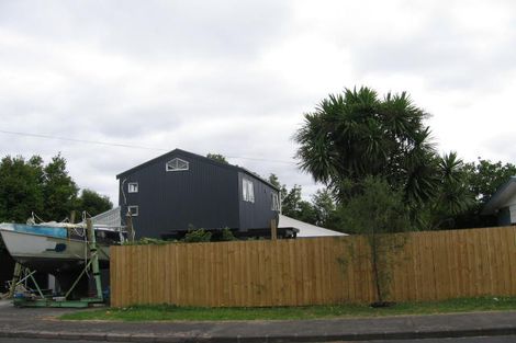 Photo of property in 46a Eskdale Road, Birkdale, Auckland, 0626