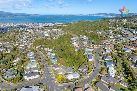 Photo of property in 7 Acacia Avenue, Maungaraki, Lower Hutt, 5010