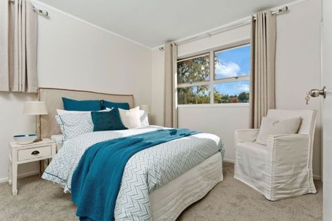 Photo of property in 18 Wykeham Place, Glenfield, Auckland, 0629