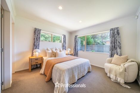 Photo of property in 24 Aragon Grove, Kingsley Heights, Upper Hutt, 5018