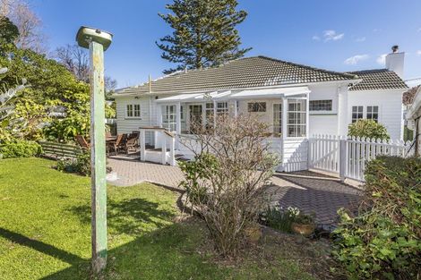 Photo of property in 15 Streatlam Crescent, Strathmore Park, Wellington, 6022