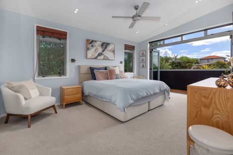 Photo of property in 8 Tiromoana Road, Raumati South, Paraparaumu, 5032