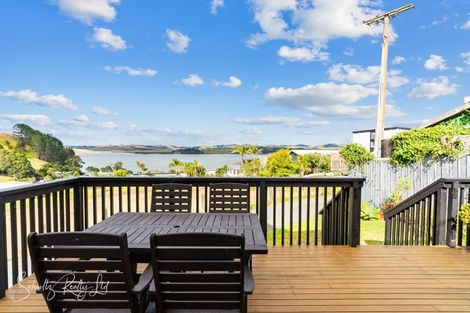 Photo of property in 38 Oxford Street, Whakapirau, Maungaturoto, 0583