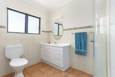 Photo of property in 4f Shaw Road, Oratia, Auckland, 0604