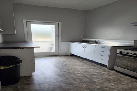 Photo of property in 129 Tasman Street, Mount Cook, Wellington, 6021