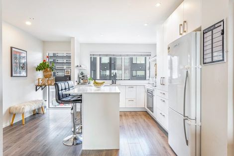 Photo of property in 40 Memorial Park Lane, Hobsonville, Auckland, 0618