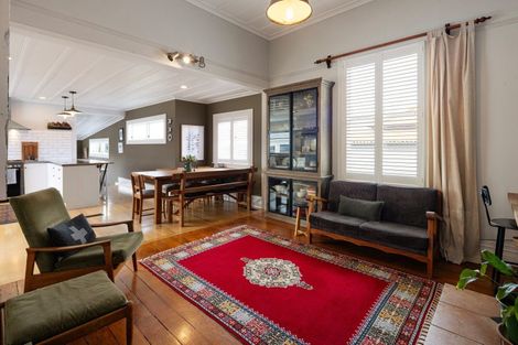 Photo of property in 152 Williams Street, Cambridge, 3434