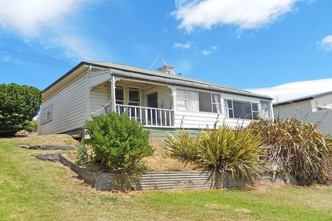 Photo of property in 16 Tamar Street, South Hill, Oamaru, 9400