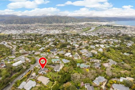 Photo of property in 35 Poto Road, Normandale, Lower Hutt, 5010