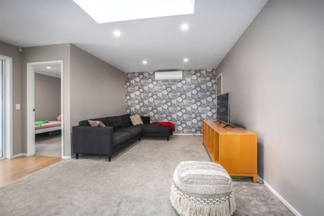 Photo of property in 2 Grace Cove, Aotea, Porirua, 5024